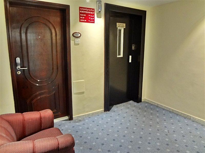 Al Jawhara Metro Hotel Дубай Екстериор снимка