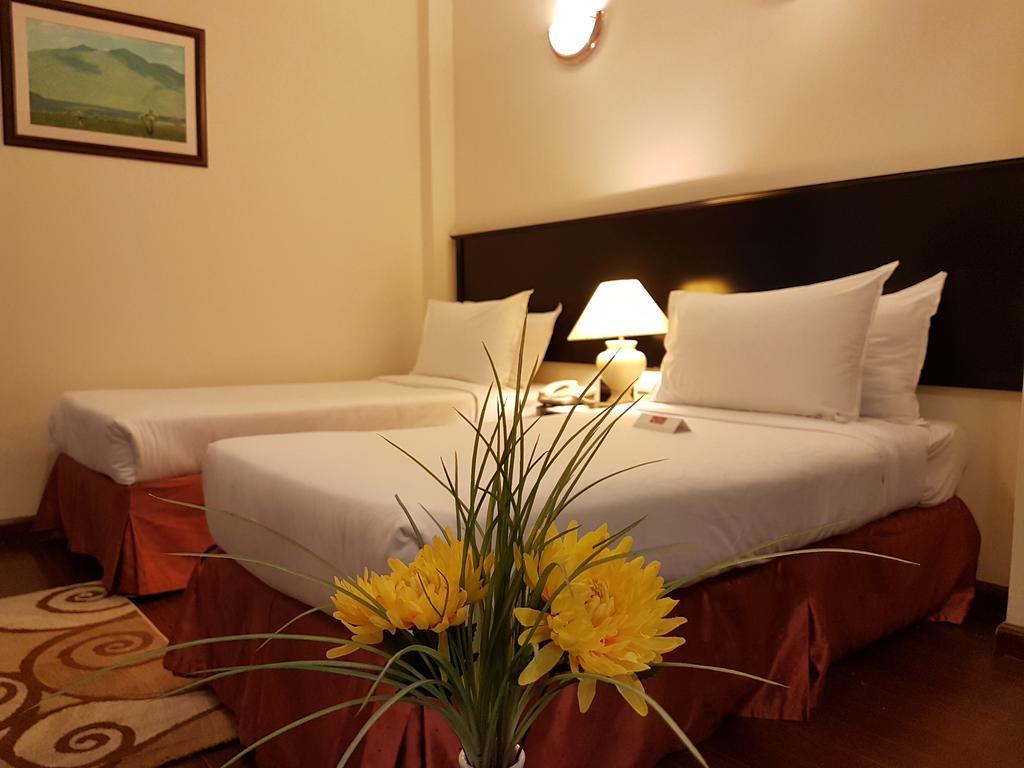 Al Jawhara Metro Hotel Дубай Екстериор снимка