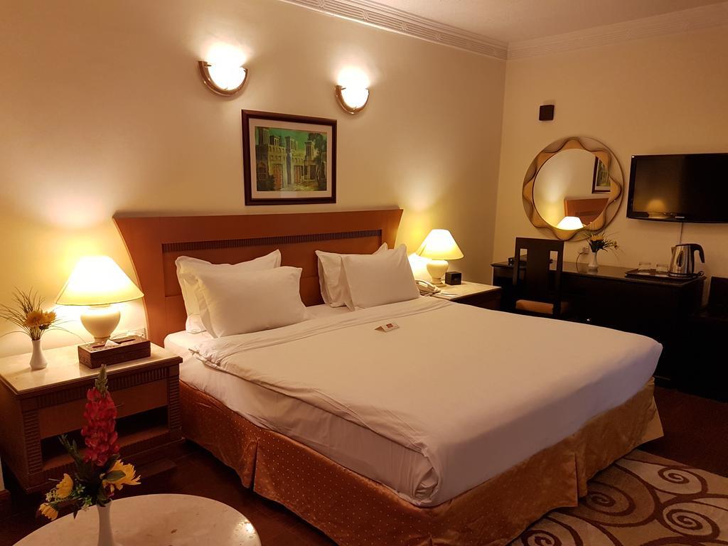 Al Jawhara Metro Hotel Дубай Екстериор снимка